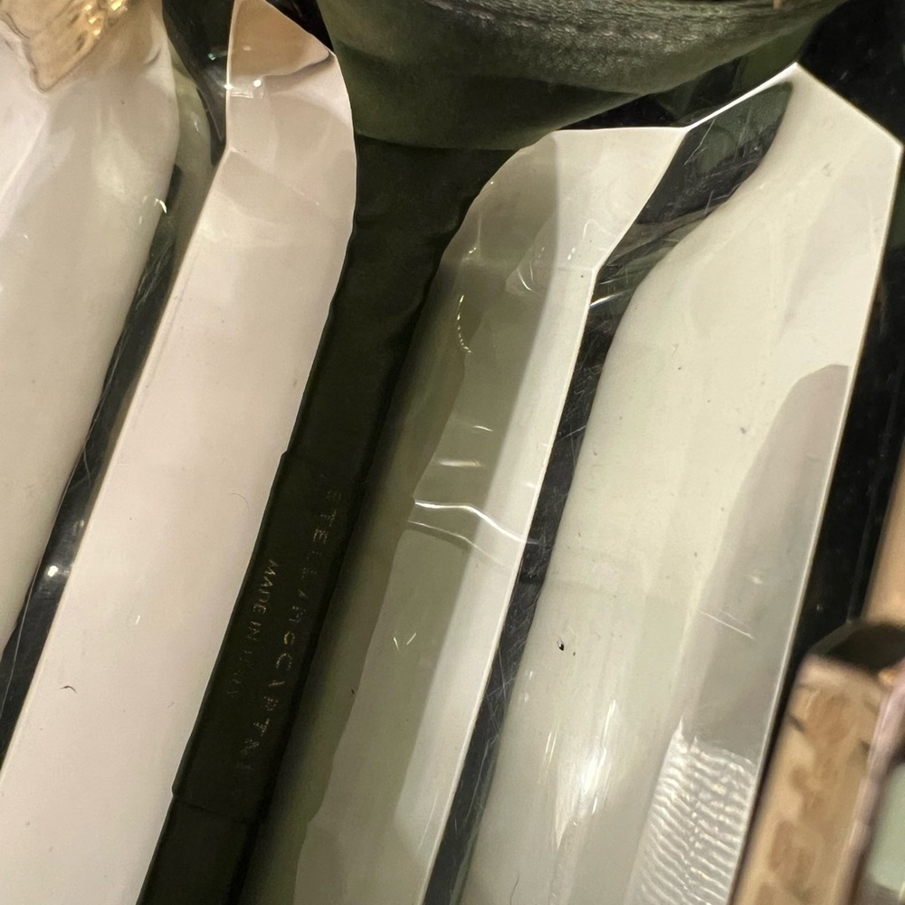 Stella McCartney Olive green acrylic clutch bag with gold-tone hardware $2570 - Picture 3 of 6
